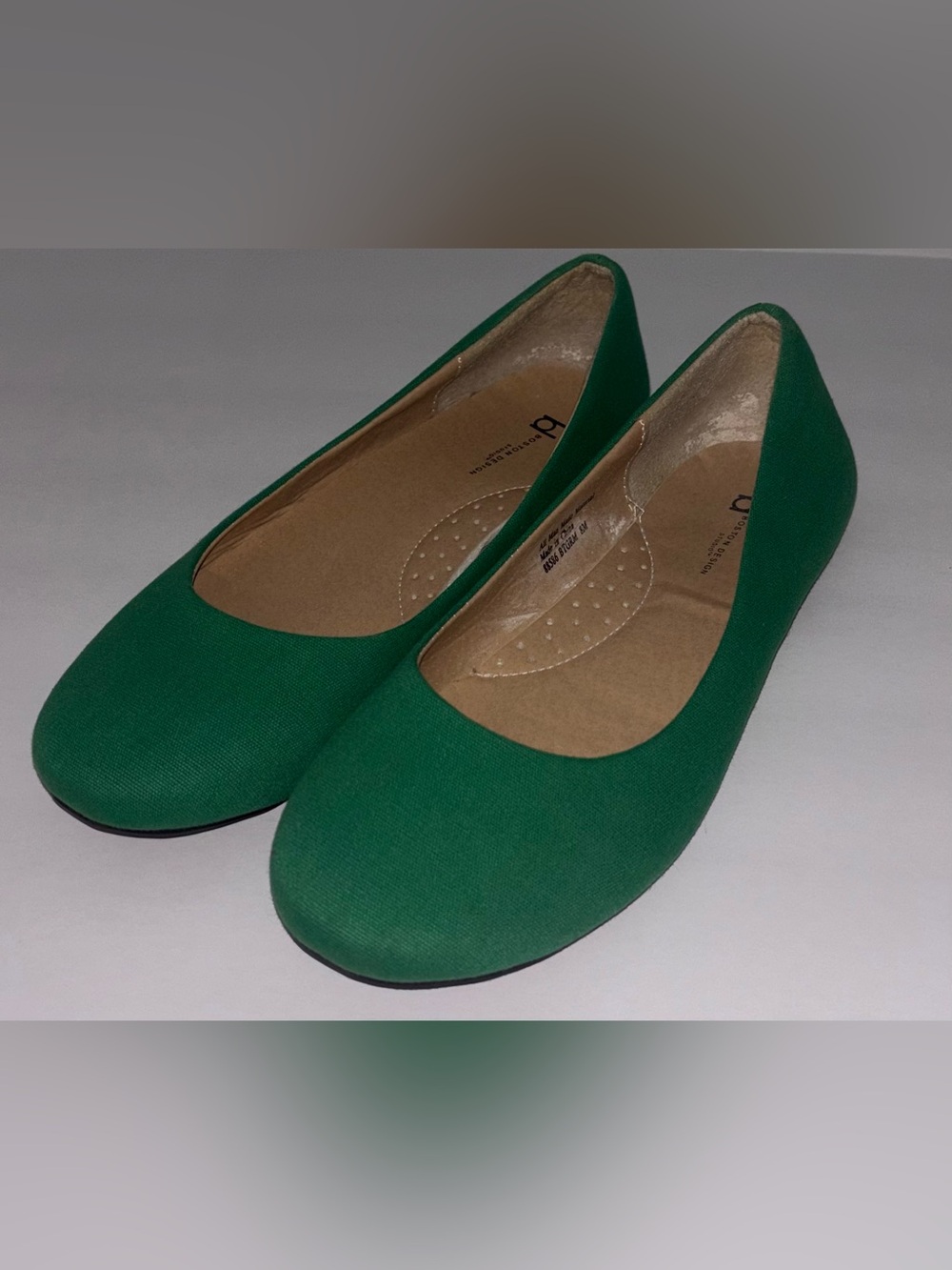 Boston Design Studio Green Flats Sz.8M